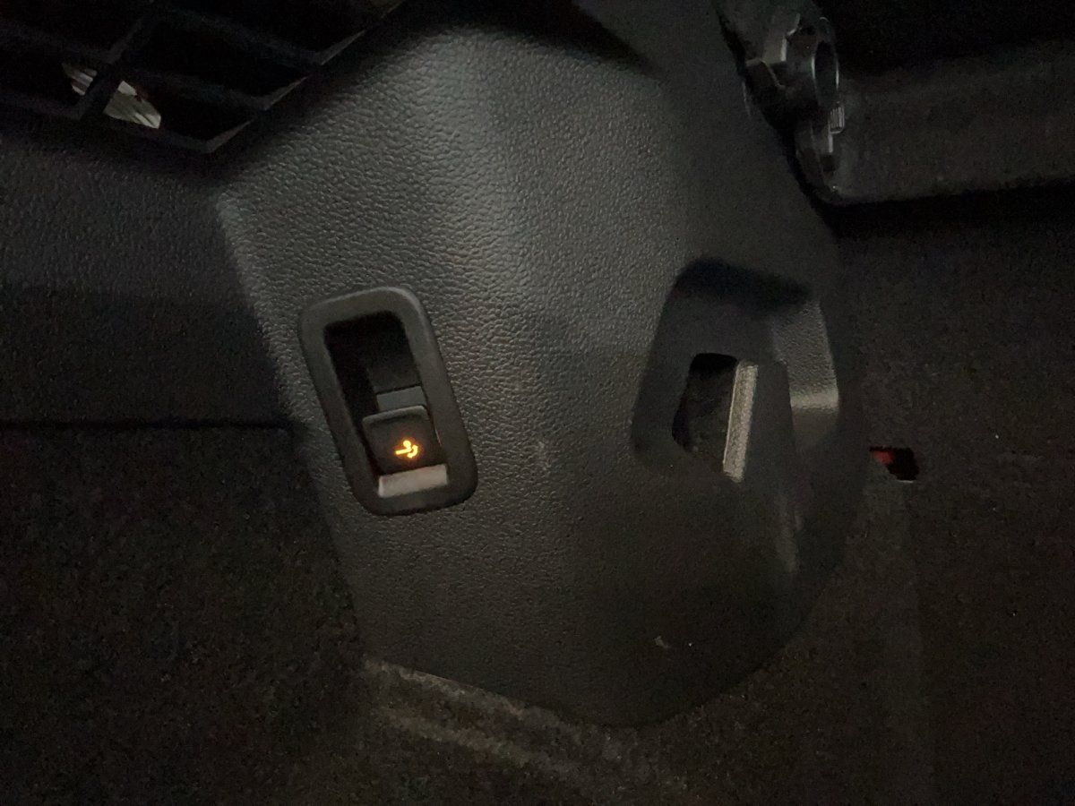 Fahrzeugabbildung Volkswagen Golf VIII Active 1.5 eTSI DSG Pano LED