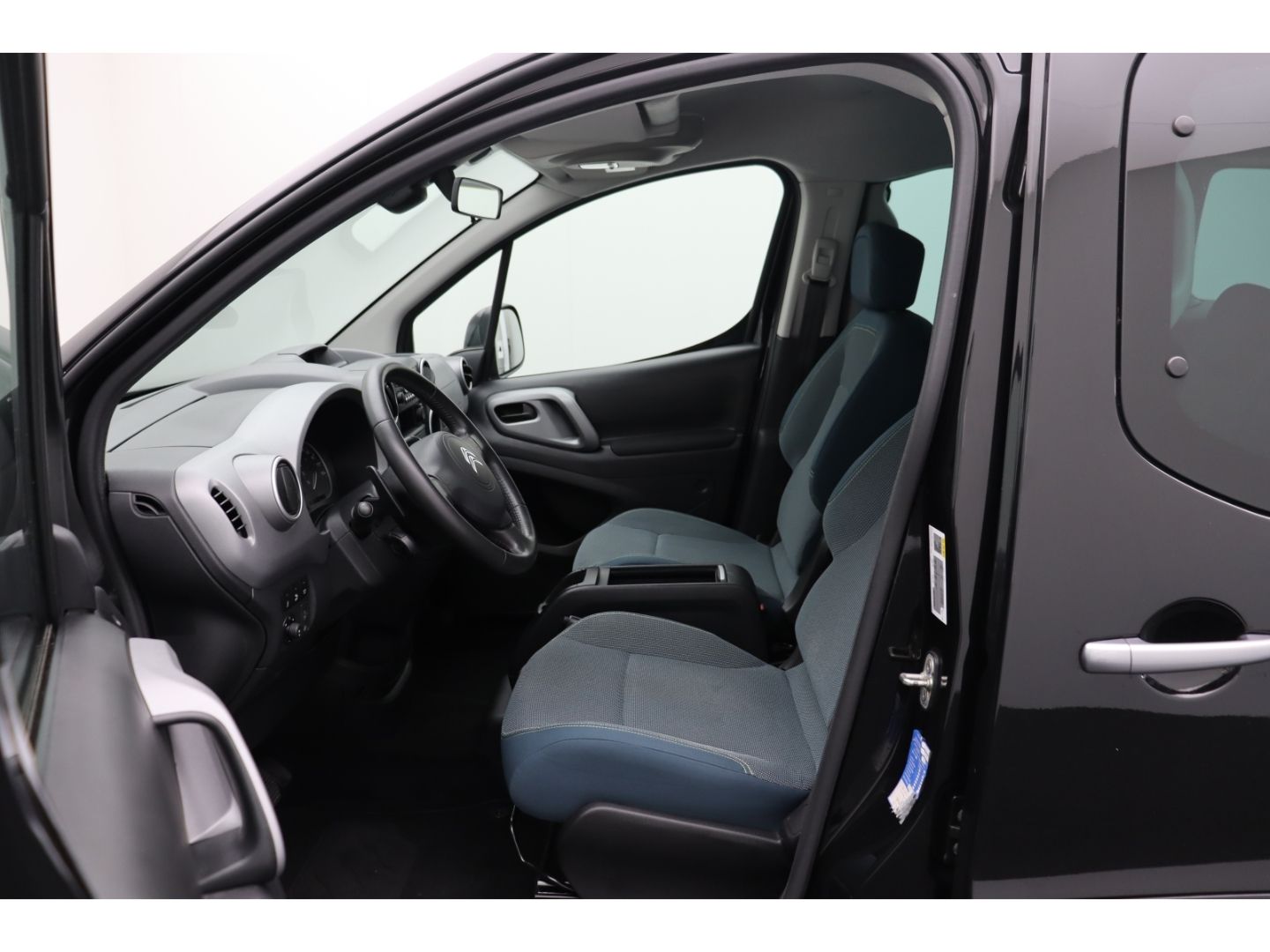 Fahrzeugabbildung Citroën Berlingo 1.6 Kombi Selection AHK abnehmbar