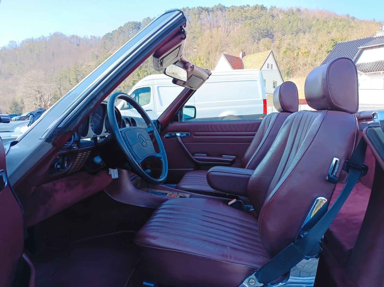 Fahrzeugabbildung Mercedes-Benz SL 560+HISTORIE VORHANDEN+HARDTOP+KLIMA