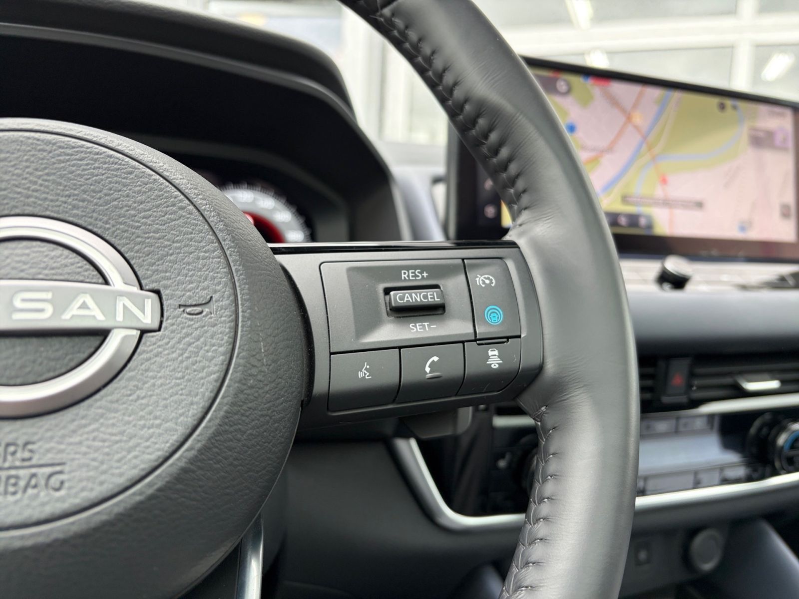 Fahrzeugabbildung Nissan Qashqai 1.3 DIG-T Tekna+ 4x4*SHZ*Navi*360°Kamera