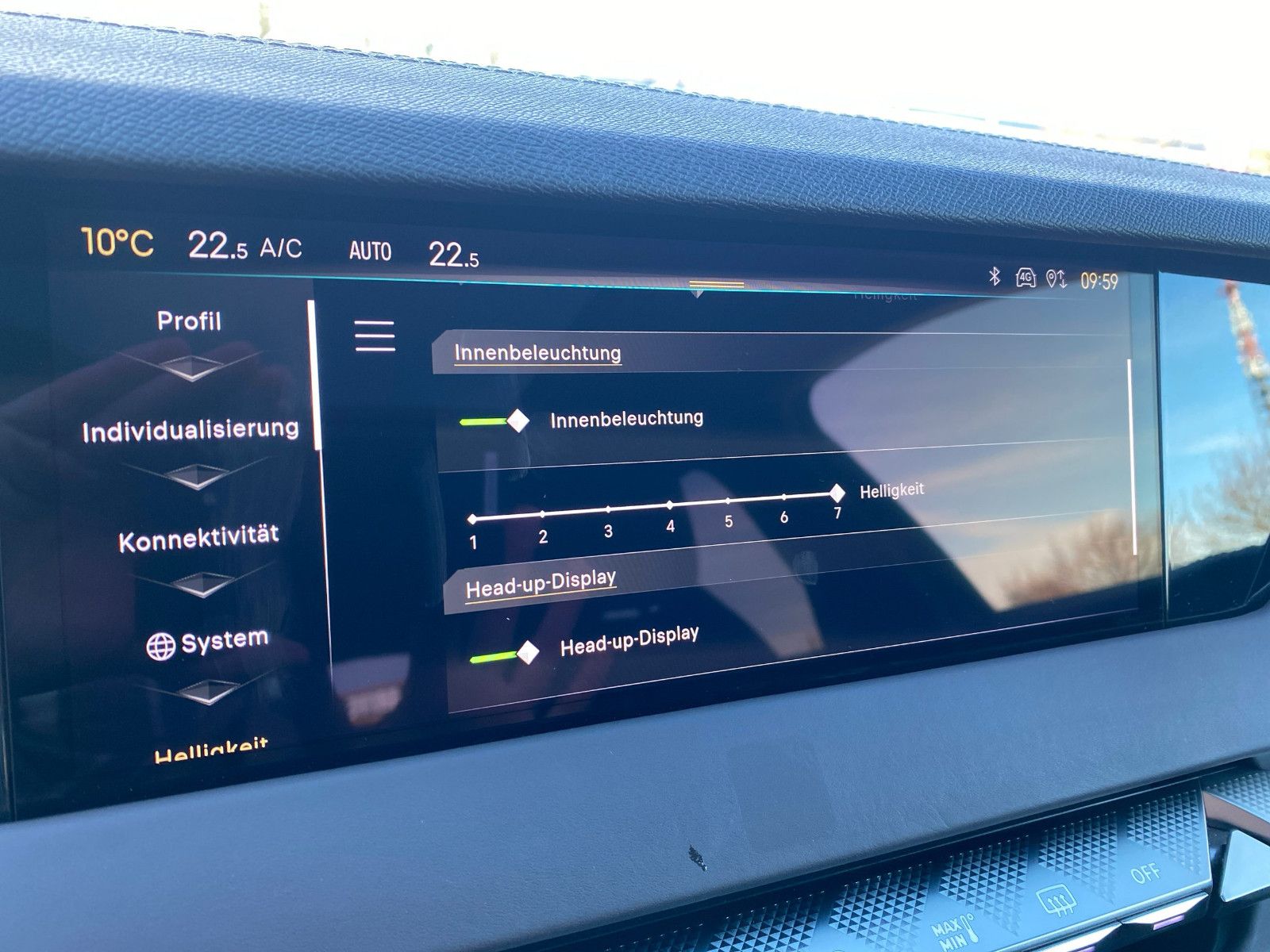 Fahrzeugabbildung DS Automobiles DS4 Benzin Automatik 130 ETOILE *LEDER*MatrixLED