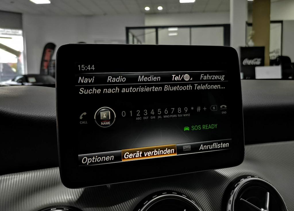 Mercedes-Benz GLA 200