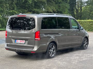 Mercedes V 220 - 6