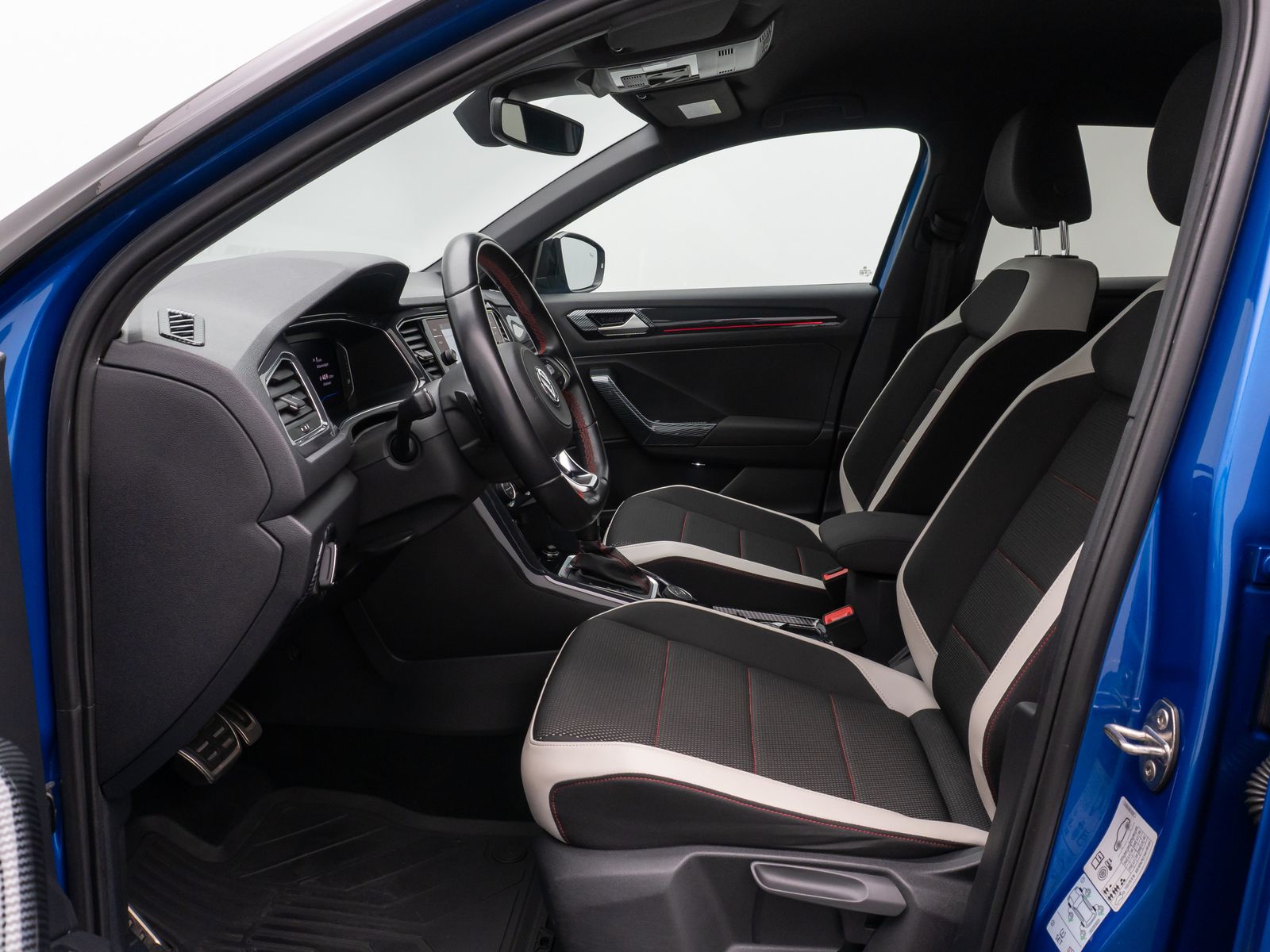 Fahrzeugabbildung Volkswagen T-Roc Sport 4Motion ACC Navi PDC AppleCar HiFi A