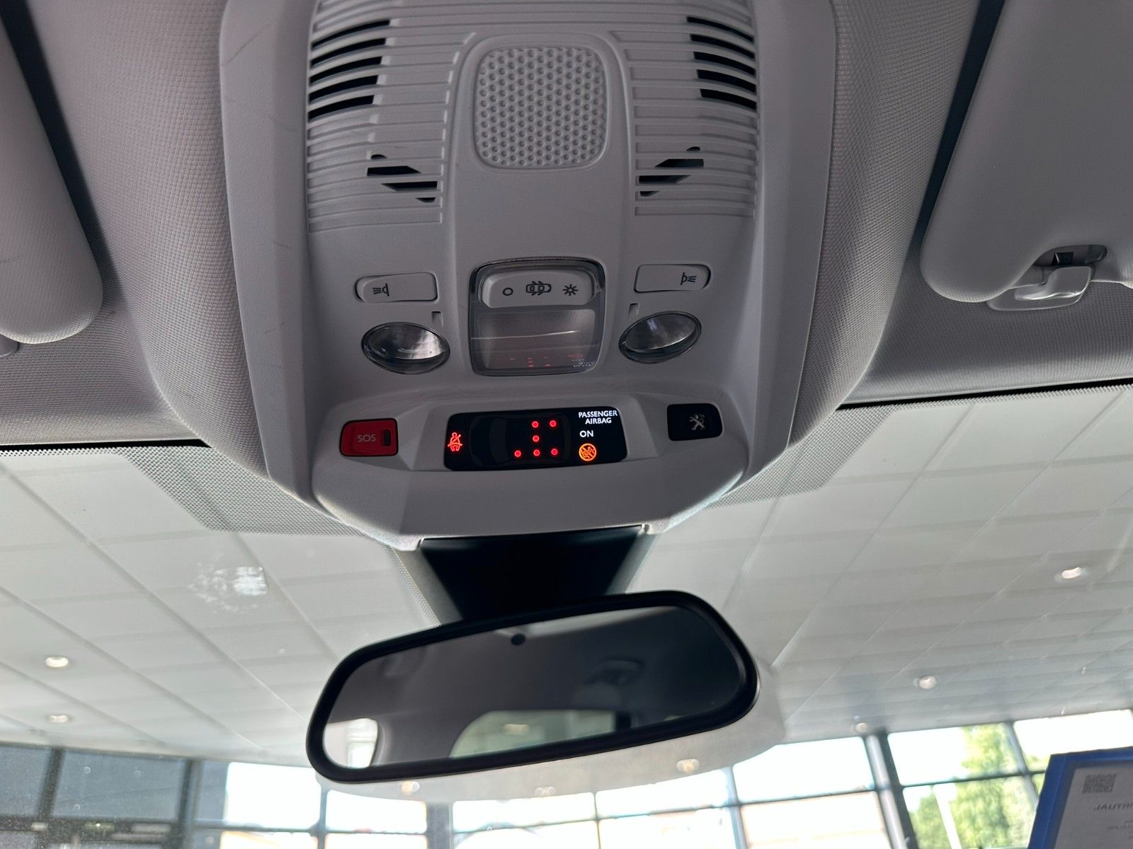 Fahrzeugabbildung Peugeot 5008 Active Busines 1.2 VIRTUAL/NAVI/PDC+CAM/LED