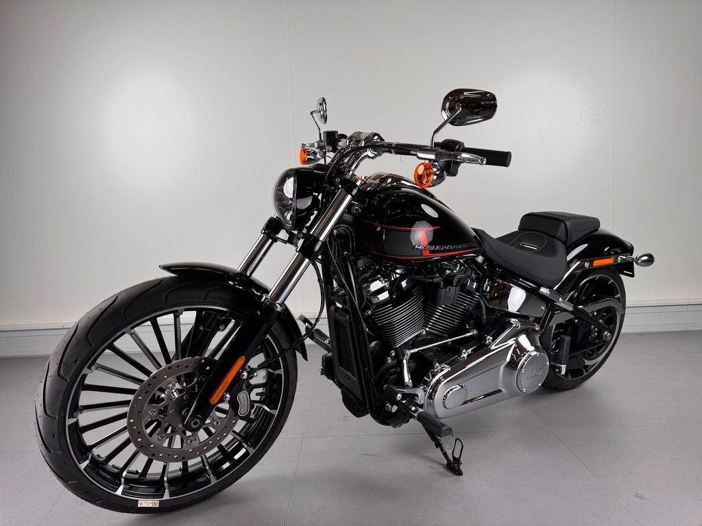 Fahrzeugabbildung Harley-Davidson BREAKOUT FXBR *NEUWERTIG *WENIG KILOMETER