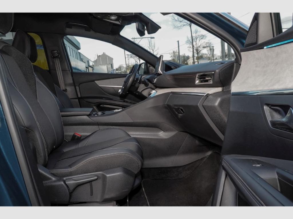 Peugeot 3008 GT Voll-LED RückKam ab.AHK Navi Allwetter