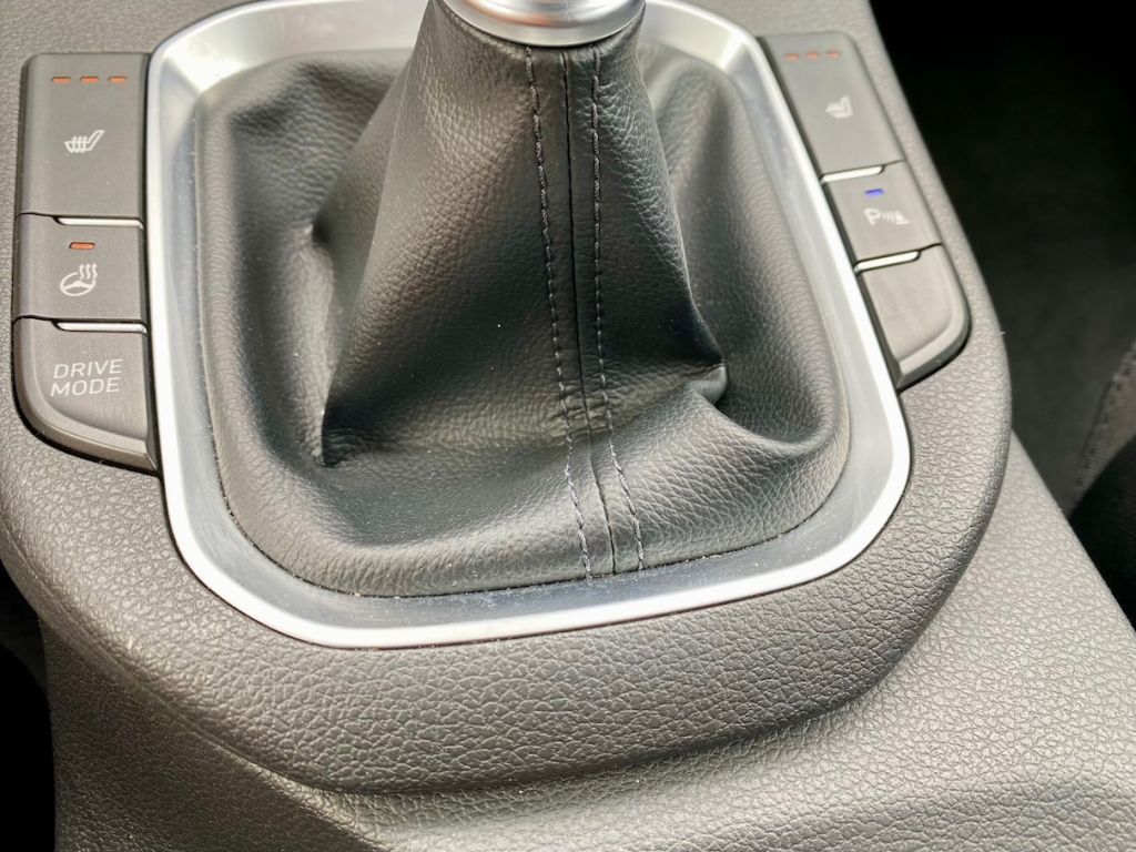 Fahrzeugabbildung Hyundai i30 1.0 AAC SHZ ALLWETTER ALU CARPLAY KAMERA