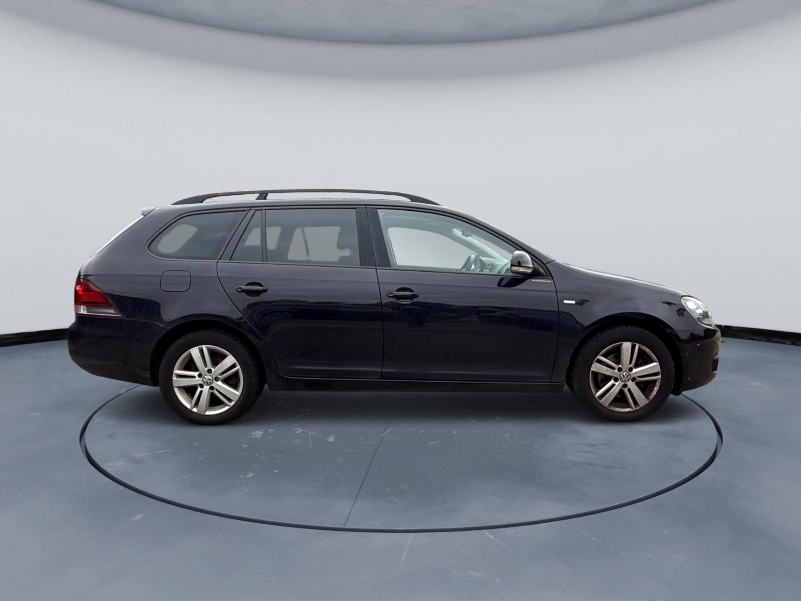 Volkswagen Golf 2013 — двигун 1.598 cm³, 105 HP (77kW)