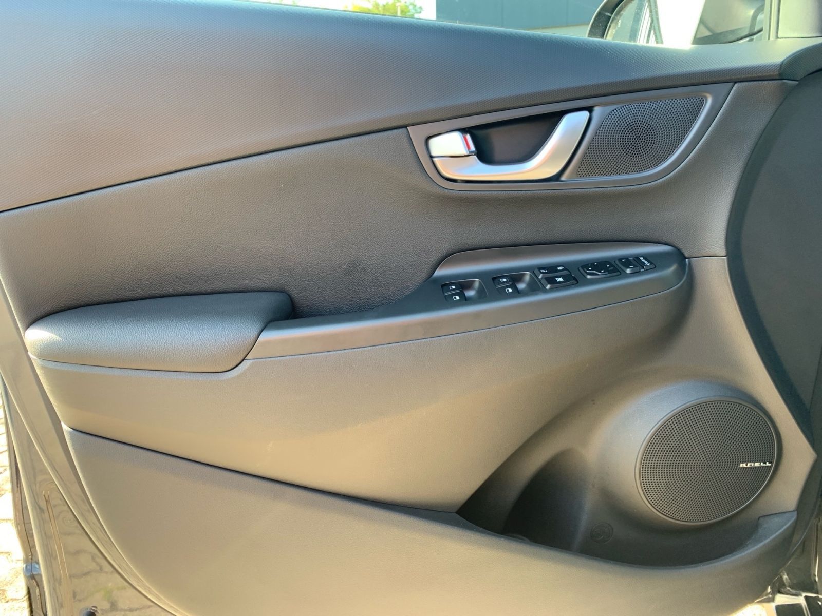 Fahrzeugabbildung Hyundai KONA 1.6 GDI Prime Hybrid Navi LED Leder 1Hd