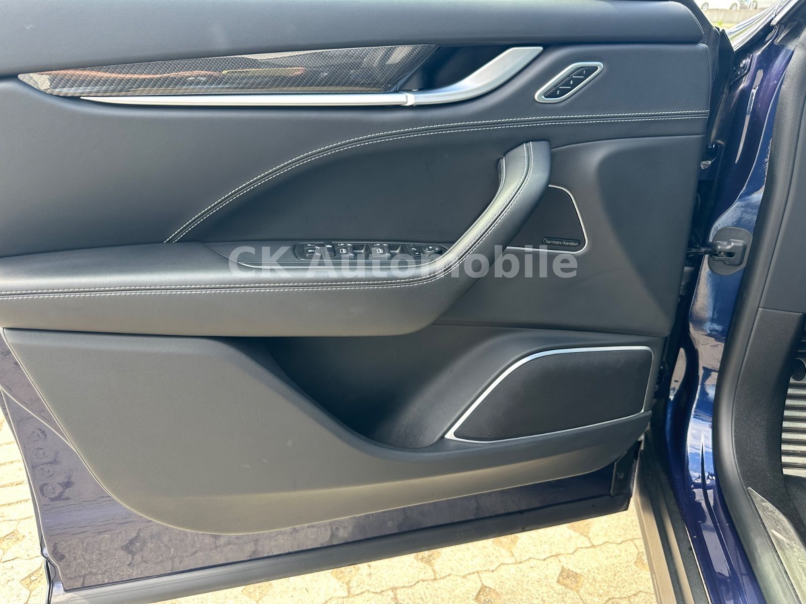 Fahrzeugabbildung Maserati Levante GranLusso S Q4/Navi/Pano/LED/360°Kam.