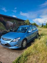 Hyundai i30 CW 1.6 CRDi 94kW Style Style - Hyundai i30 aus 2012 mit Diesel-Antrieb: Kombi