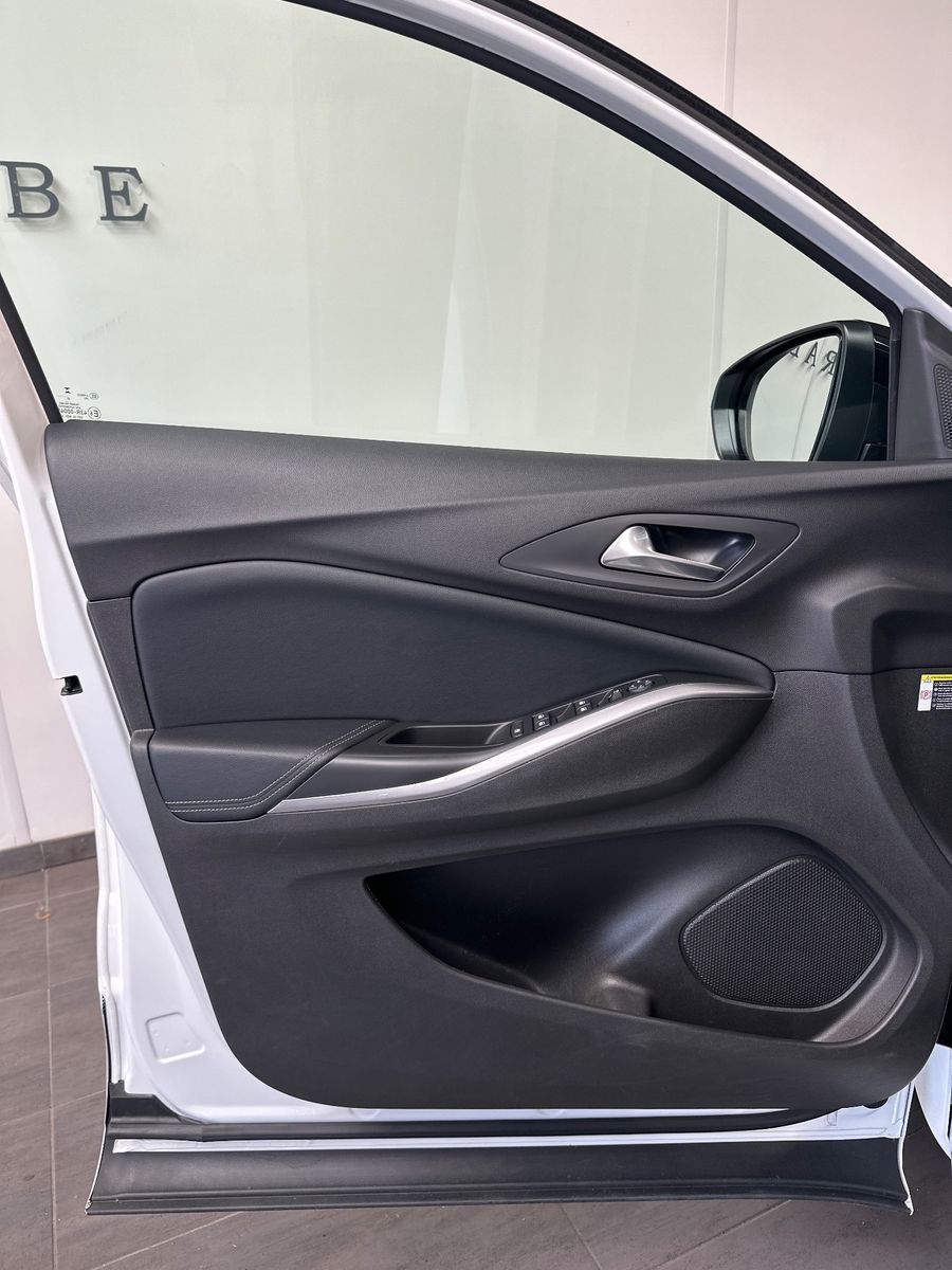 Fahrzeugabbildung Opel Grandland 1.5 D Automatik Elegance NAV+LED+AHK
