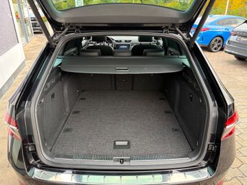 Fahrzeugabbildung SKODA Superb Combi 2.0 TSI L&K 4x4 DSG Pano AHK uvm