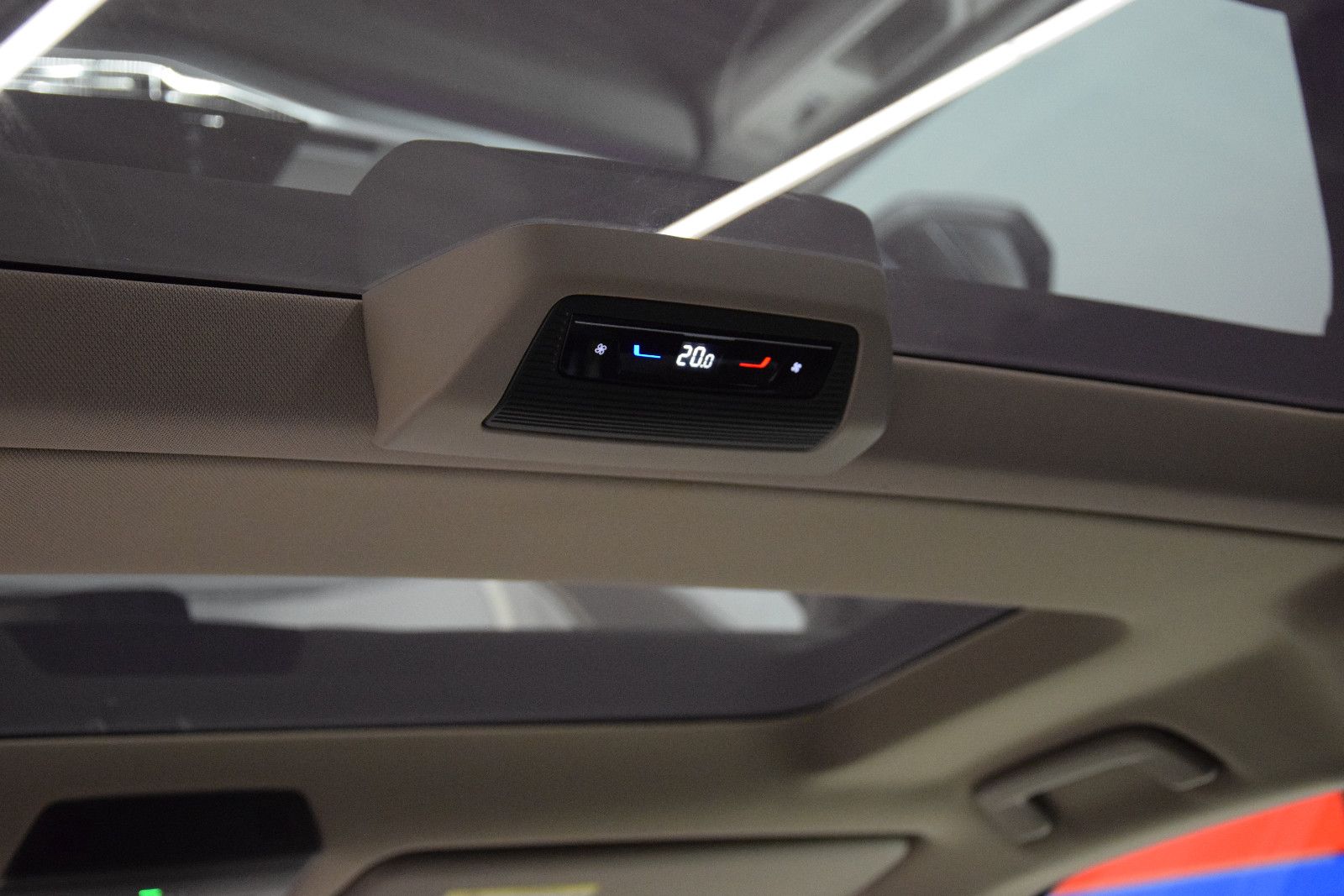 Fahrzeugabbildung Volkswagen T7 Multivan Pano ACC AHK DCC HK HuD 3-Zonen