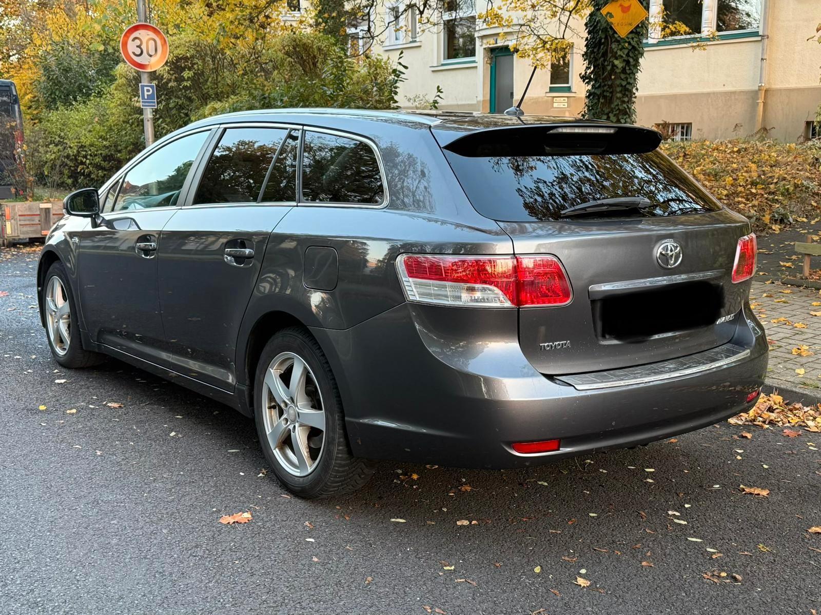 Toyota Avensis 2011 — engine 2.231 cm³, 150 HP (110kW)