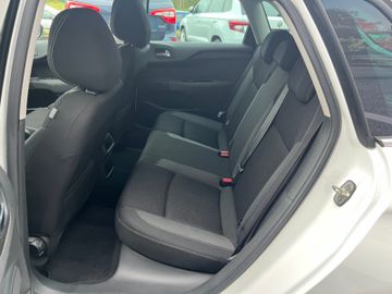 Fahrzeugabbildung Citroën C4 Lim. Selection 1.6 Blue HDI PDC Klima SHZ uvm