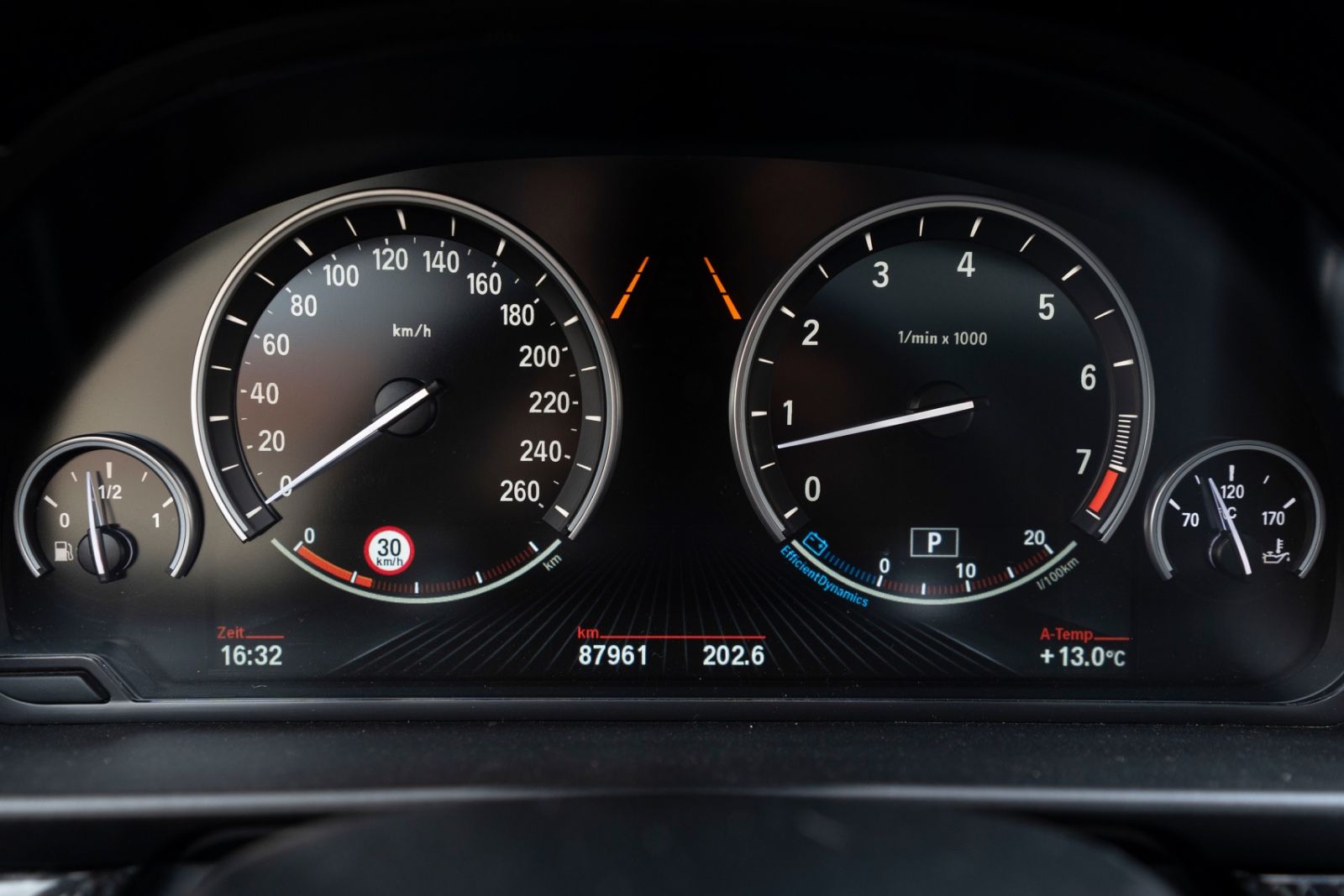 Fahrzeugabbildung BMW 550I M-SPORTPAKET HUD H&K LED KAM ACC