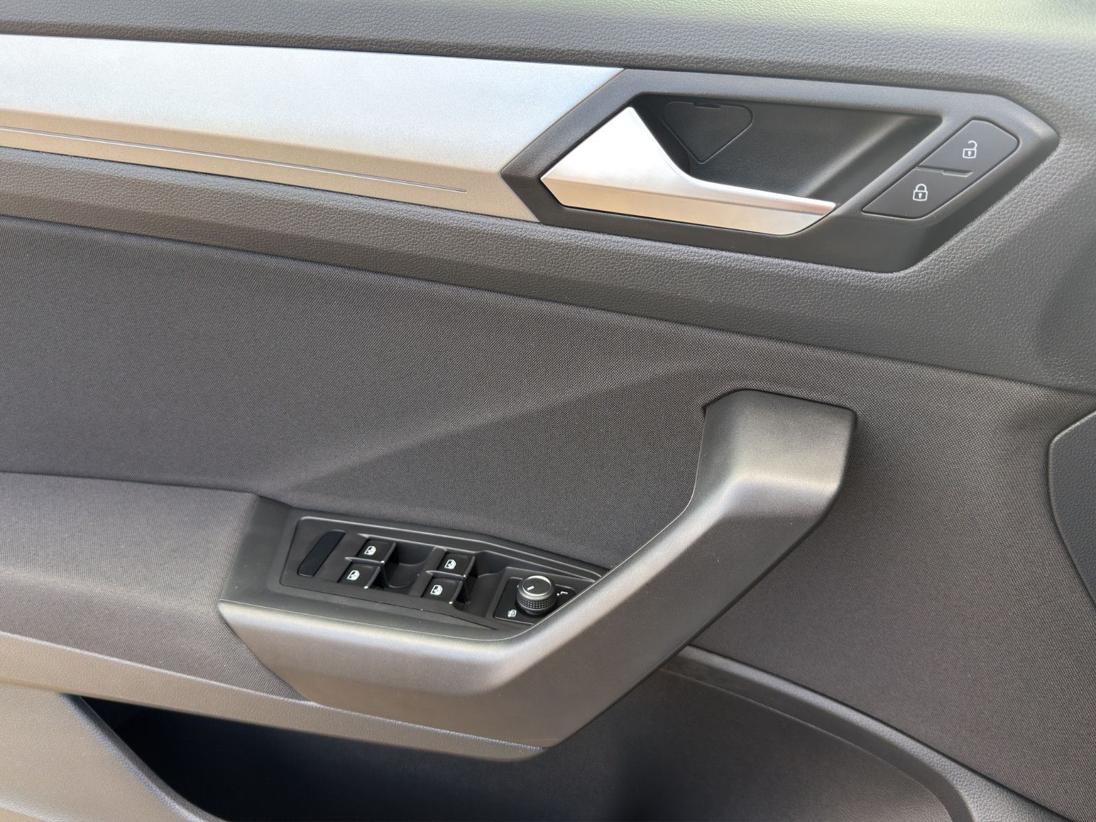 Fahrzeugabbildung Volkswagen T-Roc Cabriolet/Sondermodell/ACC/Navi