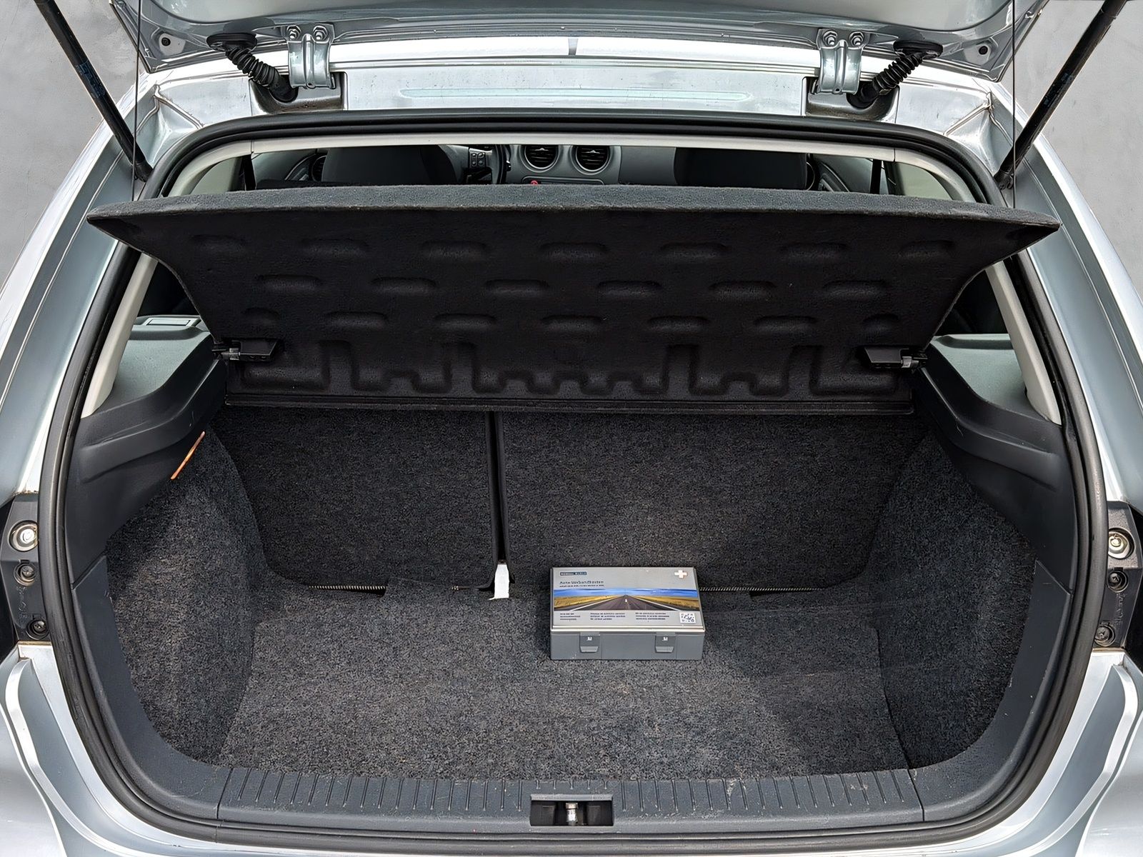 Fahrzeugabbildung SEAT Ibiza 1.4 Stylance AUTOMATIK KLIMAAUT. TEMPOMAT