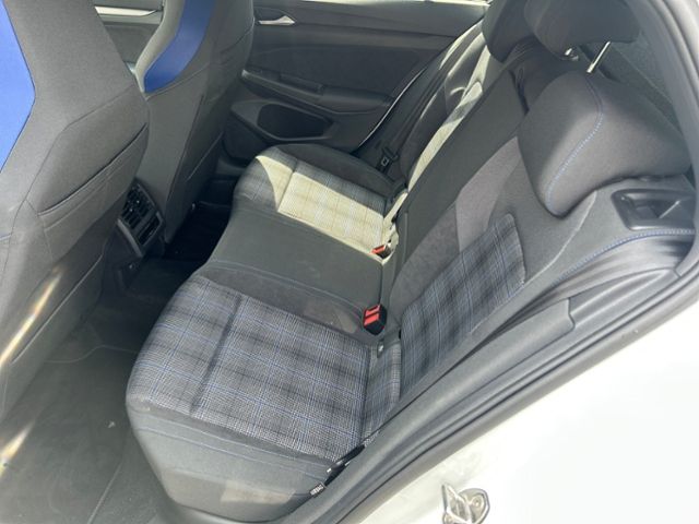 Fahrzeugabbildung Volkswagen Golf GTE MATRIX-LED HUD AREA VIEW DCC TRAVEL ASS