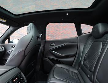 صورة مصغرة 29 لـ 2021 Aston Martin DBX