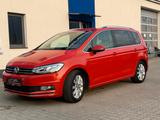 Volkswagen Touran Highline BMT/Start-Stopp - Volkswagen Touran: Leder, Navigationssystem