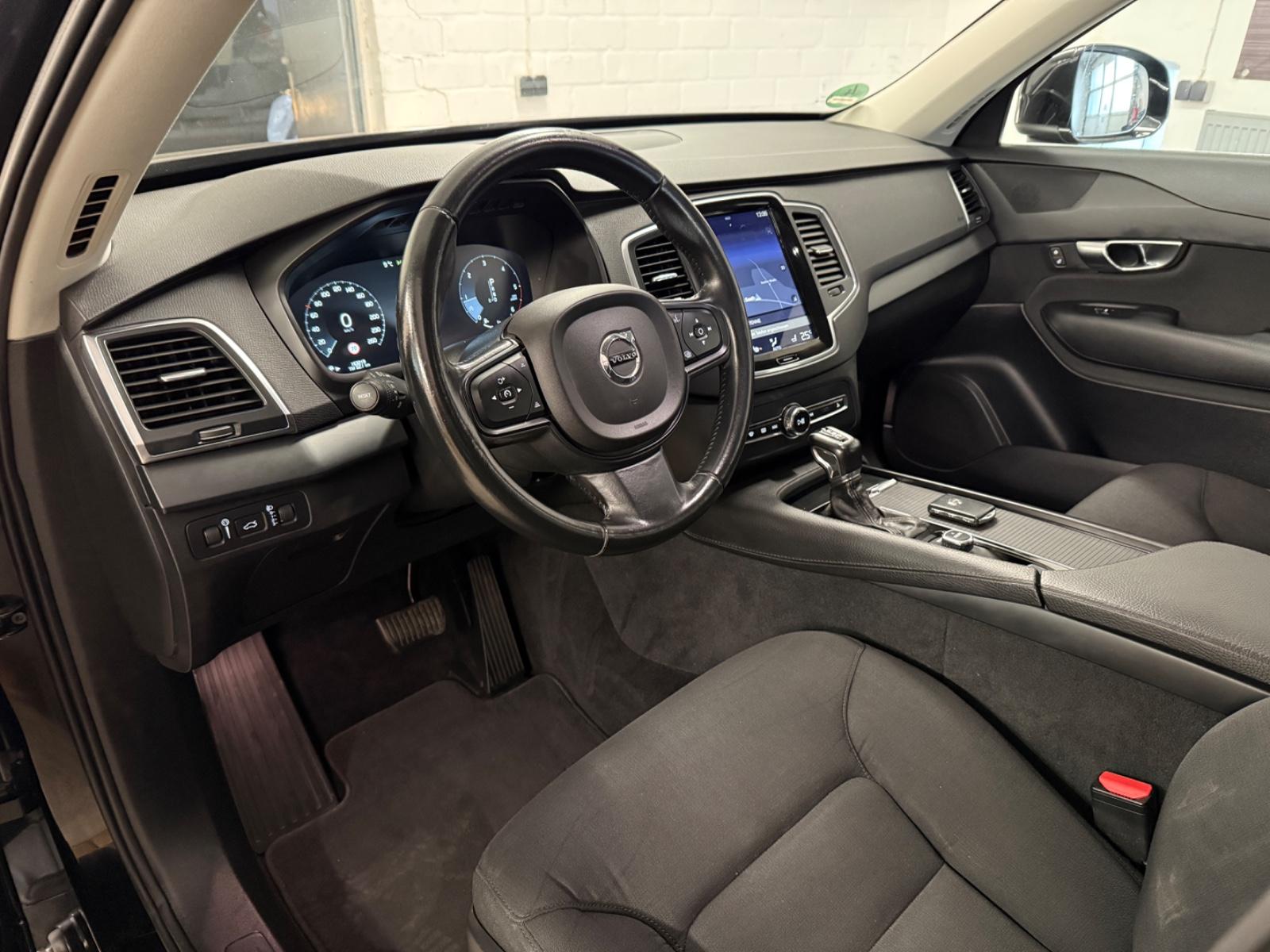 Volvo XC90 D4 | 190 ch | BVA | Caméra de recul | Régulateur adaptatif | Apple CarPlay | Attelage