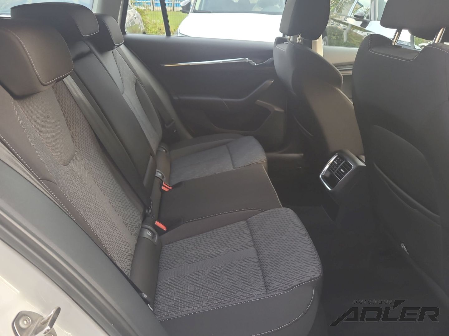 Skoda Octavia Combi 2,0 TDI DSG Style Headup Navi el H foto 13