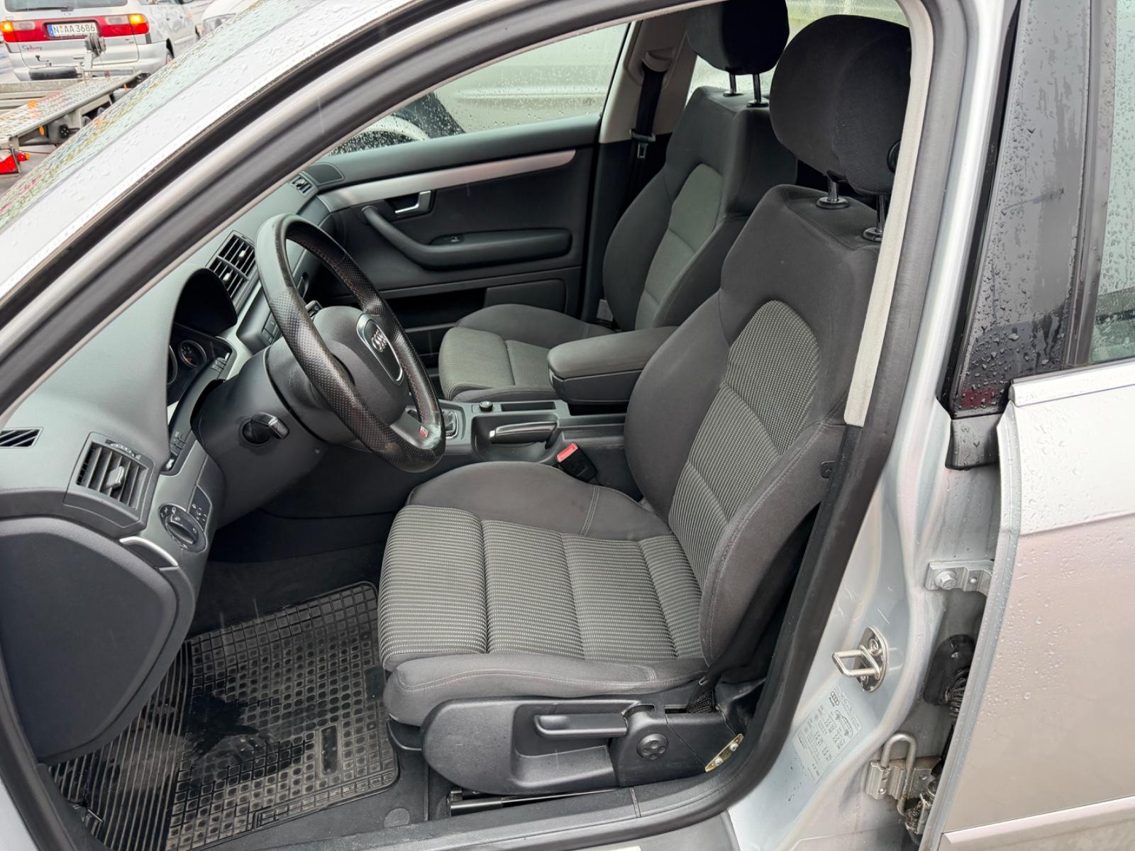 Audi A4 2005 — photo 21