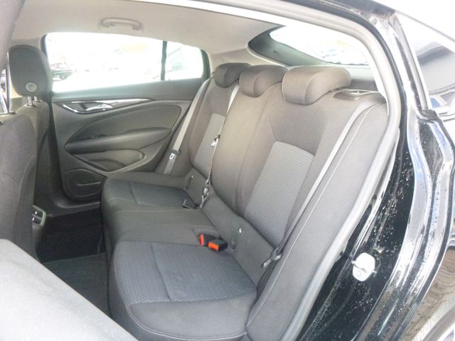 Fahrzeugabbildung Opel Insignia B Grand Sport 2.0d >AHK/Navi/LED/SHZ