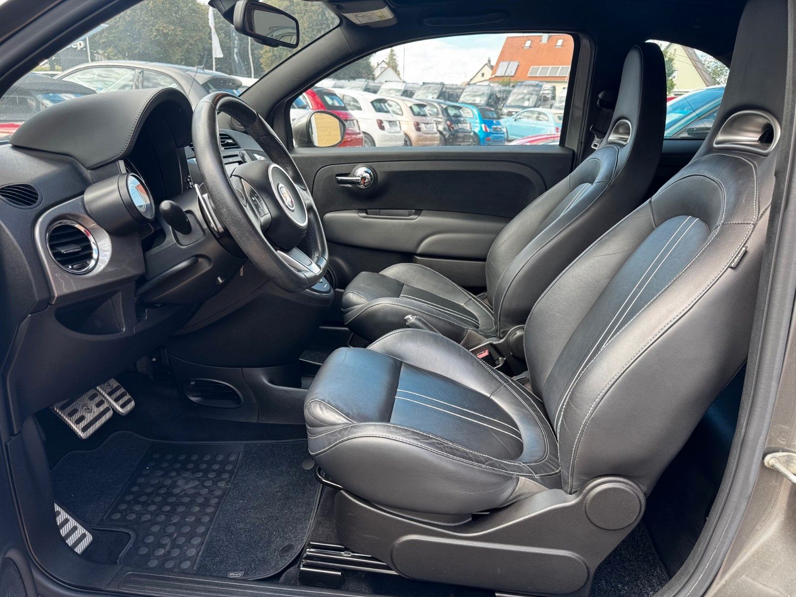Fahrzeugabbildung Abarth 595C Turismo 1.4 T-Jet 16V Cabrio Automatik