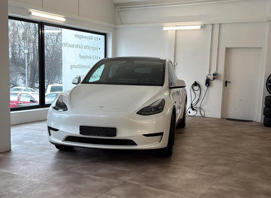 Tesla Model Y RWD*Autopilot*LFP*Matrix*Zertifikat
