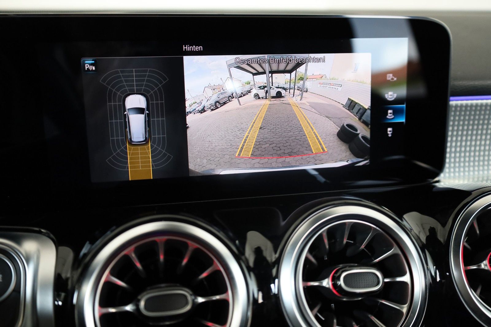 Fahrzeugabbildung Mercedes-Benz GLB 200d Progressive,Leder,Navi,LED,SH,Kamer,AHK