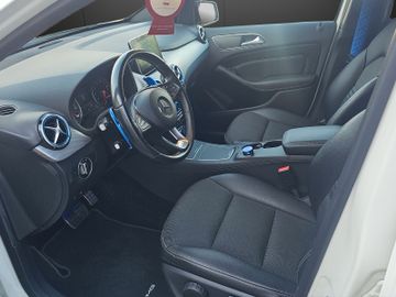 Mercedes B 220 - 9