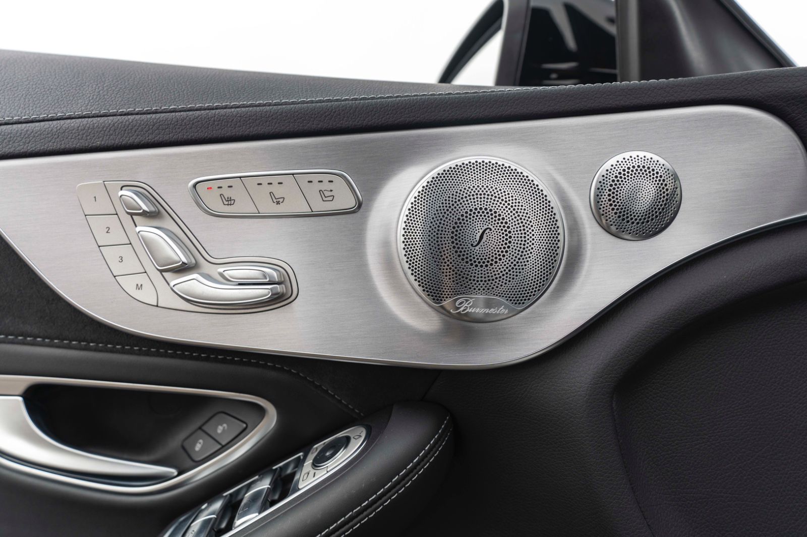 Fahrzeugabbildung Mercedes-Benz C 63 AMG  Cabrio Multibeam  360 Kam  Burmester