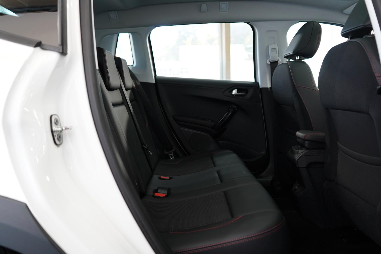 Peugeot 2008 Allure GT-LINE*Pano*Navi*Kam*18 Z.*Automat.