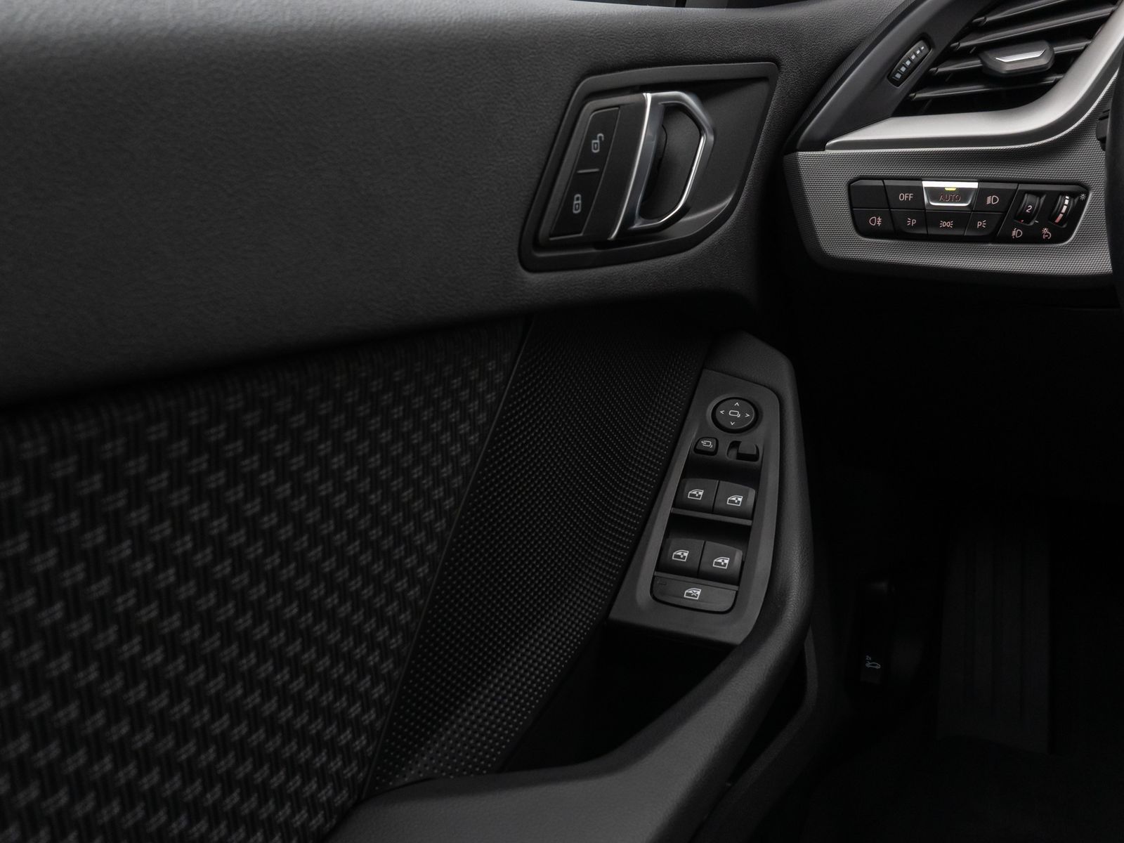 Fahrzeugabbildung BMW 118i Kamera DAB Lordos CockPitPro Lenkrhzg LED