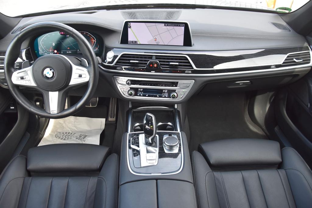 BMW 730