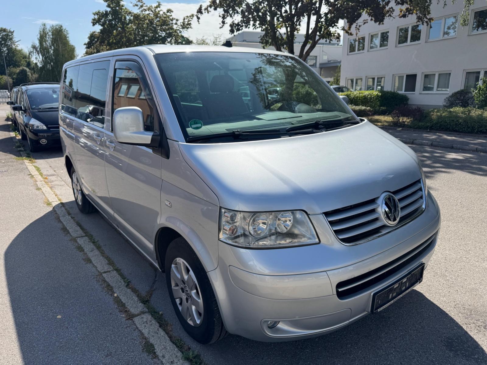 Volkswagen T5 Multivan Comfortline 2.5 TDI 5 cyl. 174 ch BVA / 1ère main / Chauffage auxiliaire / GPS / Attelage