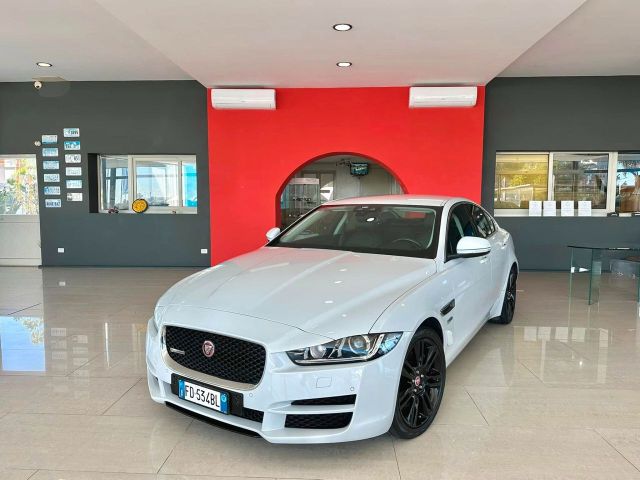 Jaguar JAGUAR XE 2.0 D aut. R-SPORT 180cv