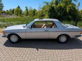 Mercedes-Benz Mercedes Benz W123 230 CE Coupé - Mercedes-Benz 230: Ce W123