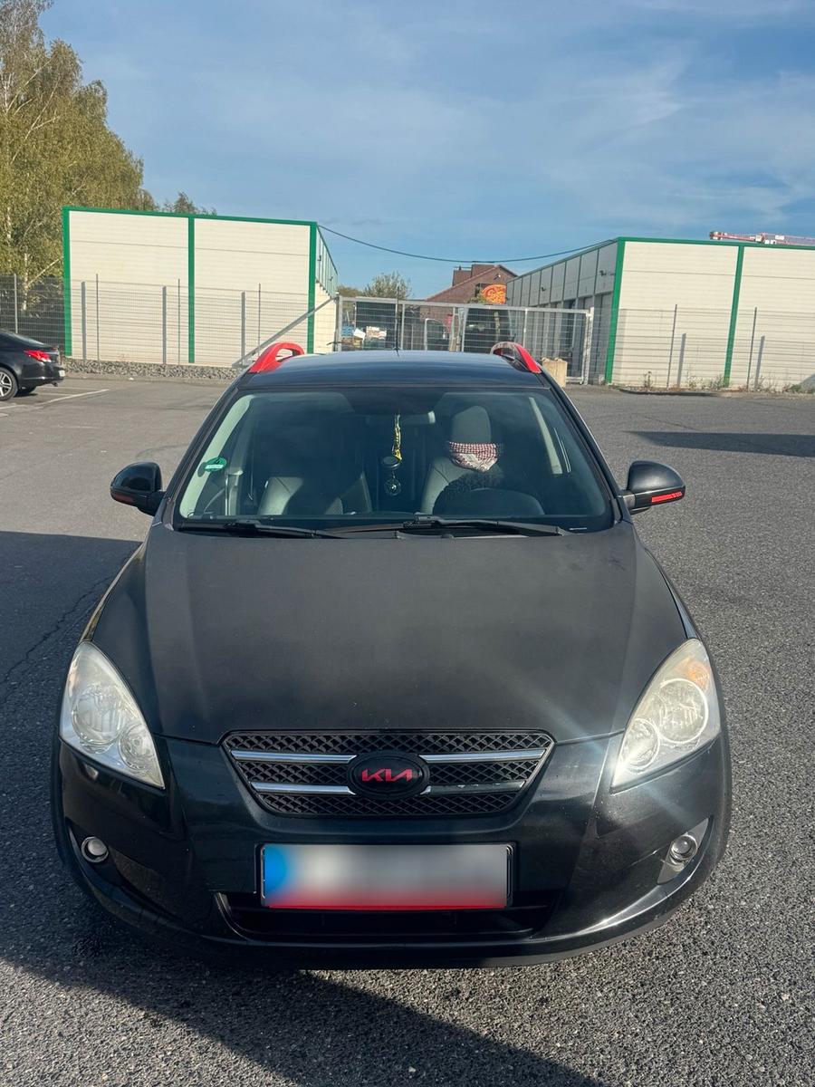 Kia cee'd 2009 — вигляд ззаду