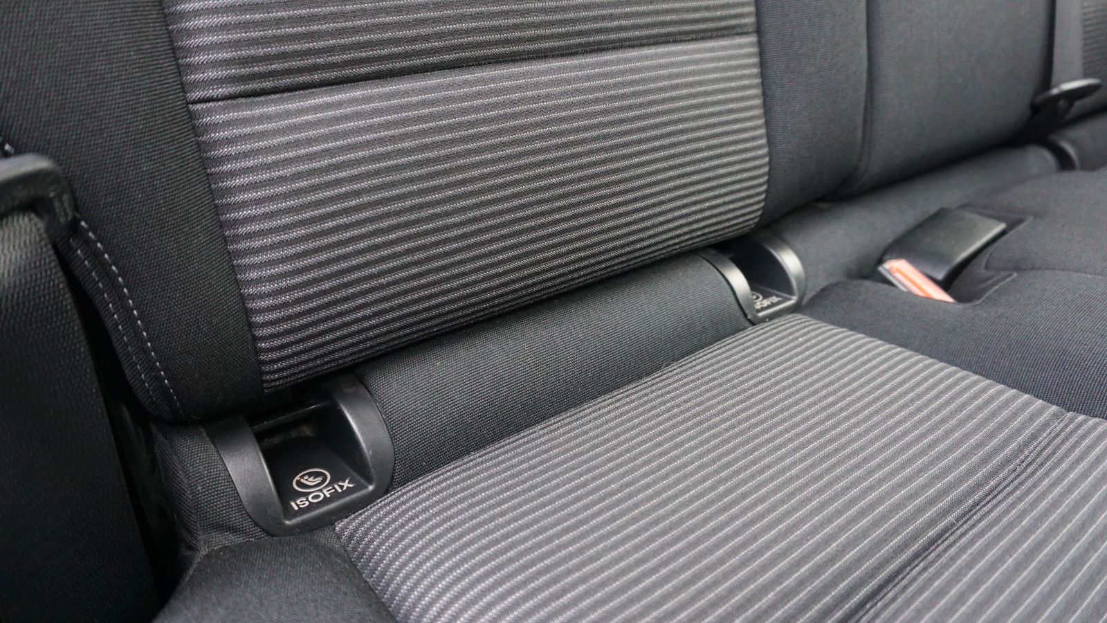 Fahrzeugabbildung Mercedes-Benz B 180 Navi,LED,Park Assist,SH,PDC,SR+WR