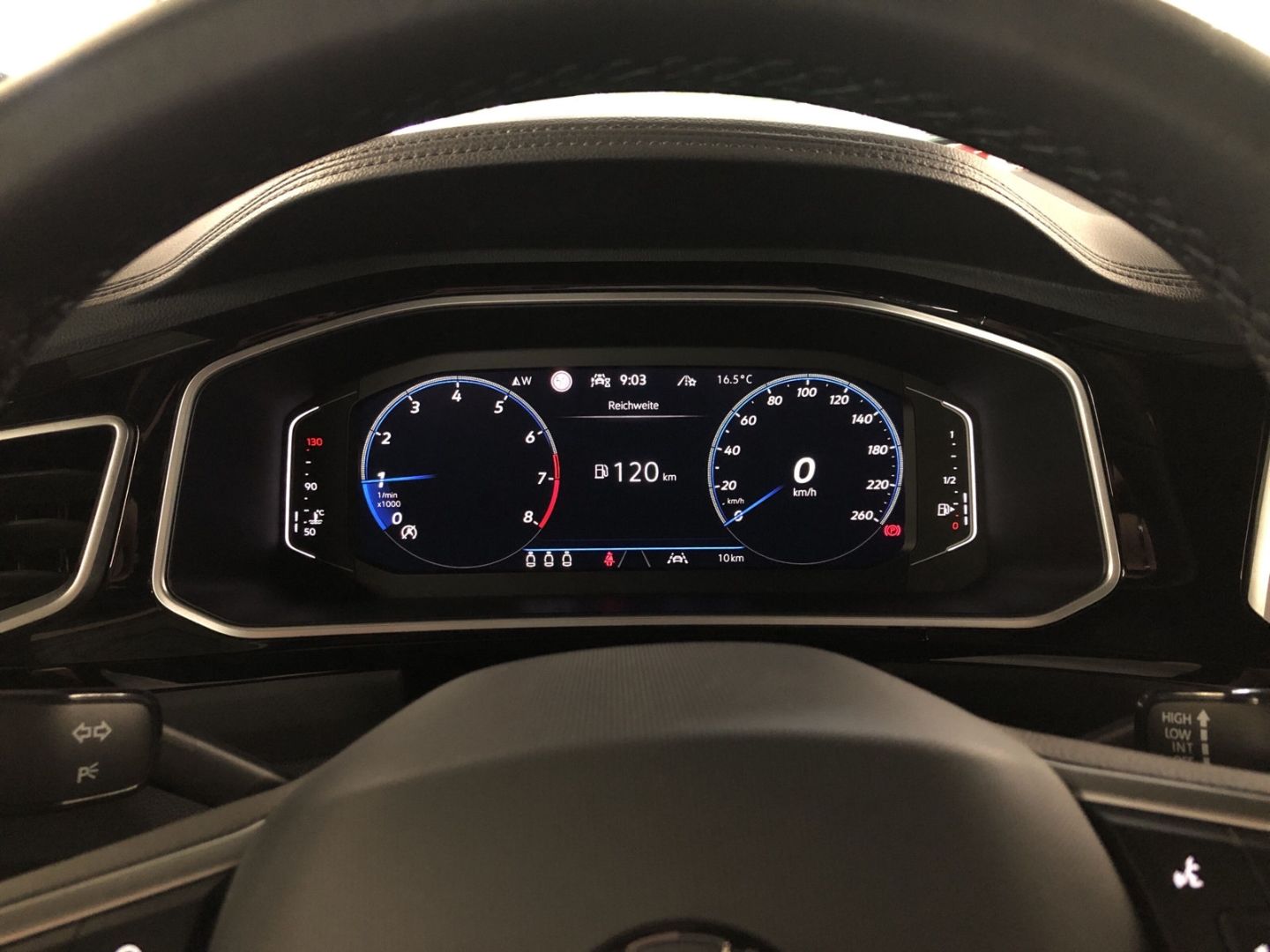 Fahrzeugabbildung Volkswagen T-Roc R-Line 1.0 TSI Sportpaket Navi LED ACC App