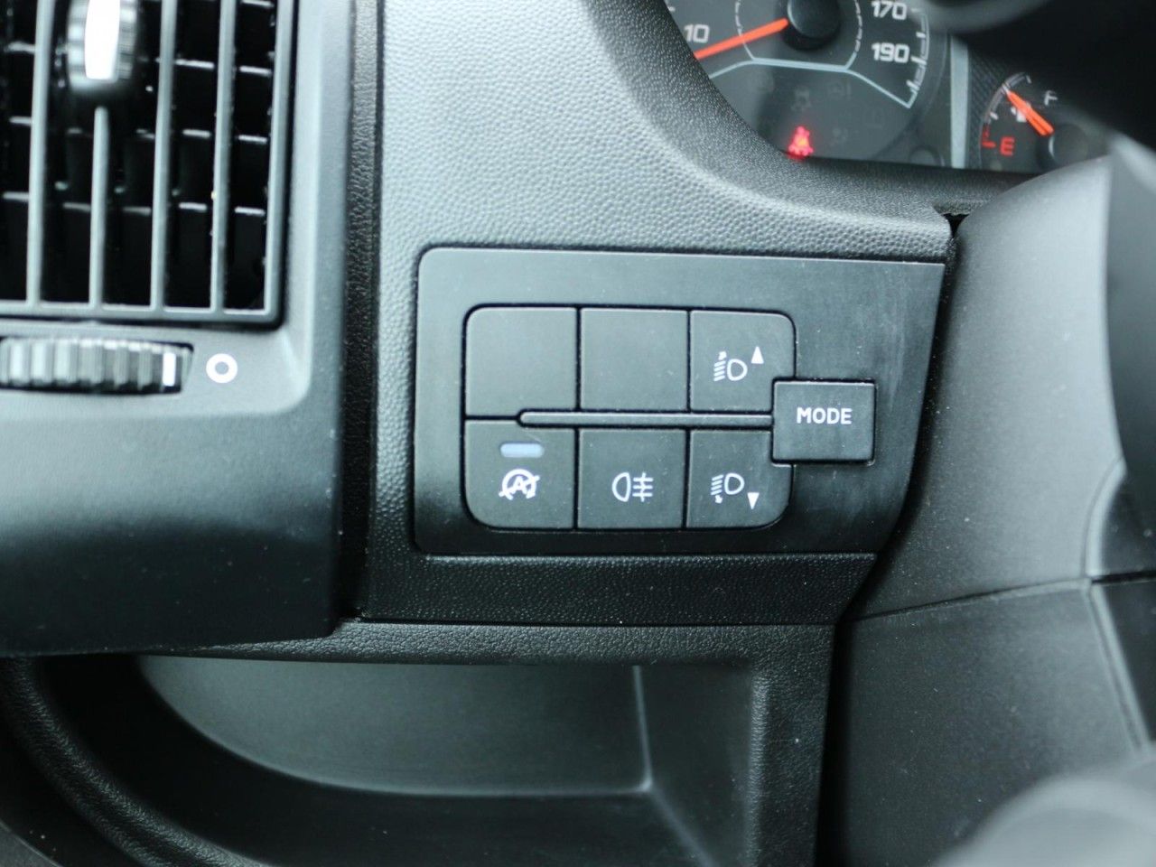 Fahrzeugabbildung Citroën Jumper Grossraumkasten 35 L3H2 BlueHDi 140