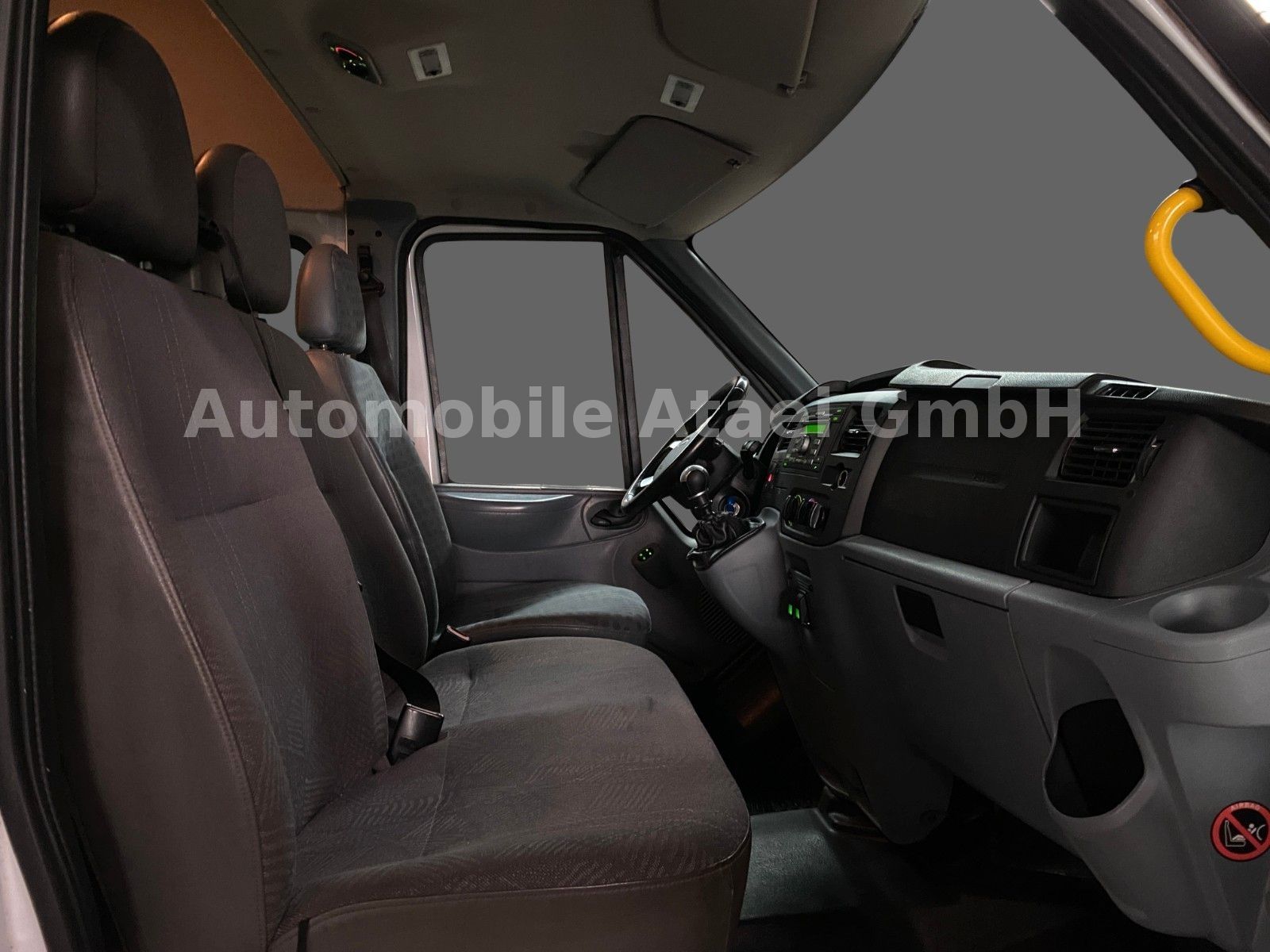 Fahrzeugabbildung Ford Transit Kombi *ROLLSTUHL-LIFT* KLIMA (3761)