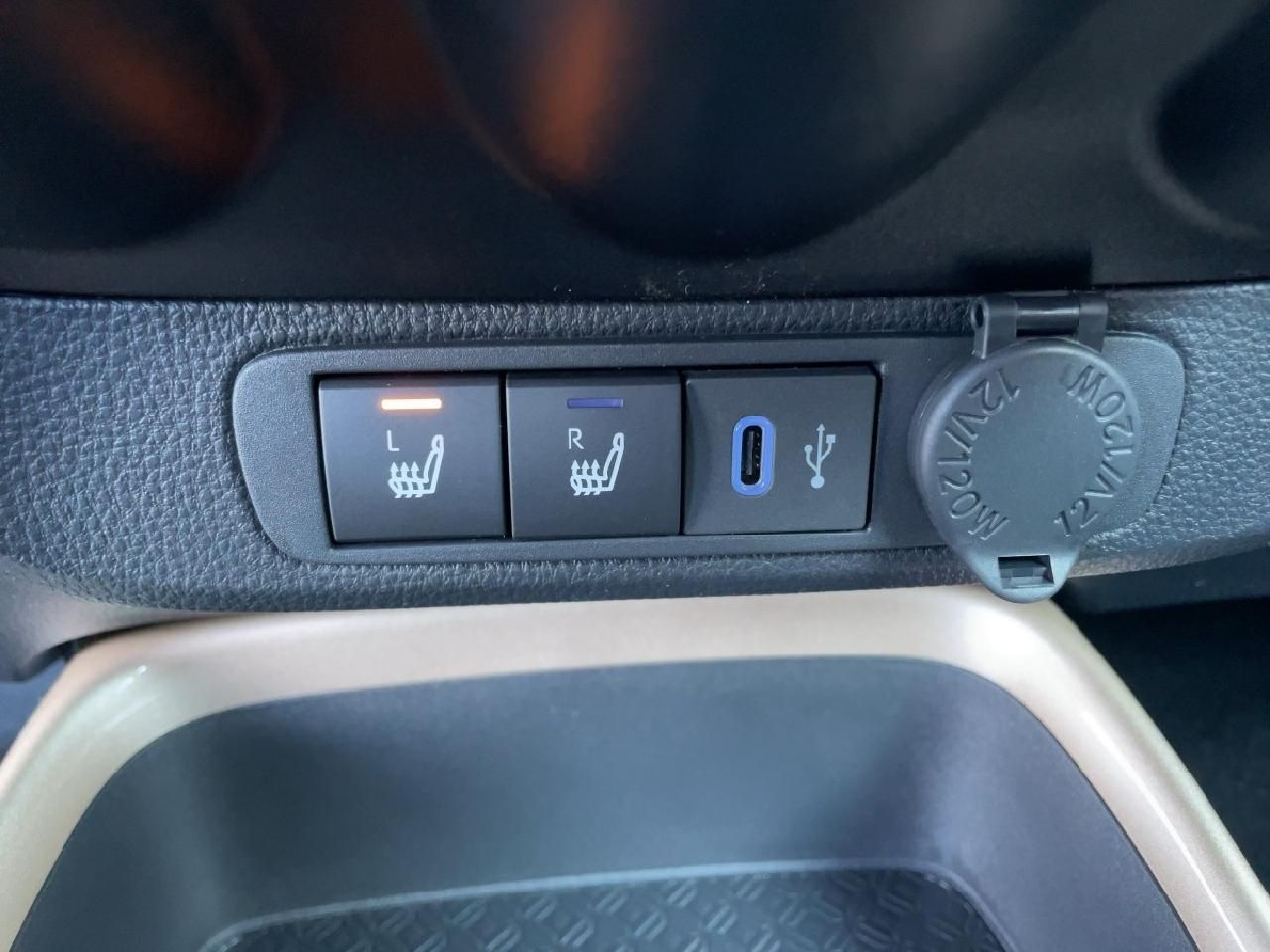 Fahrzeugabbildung Toyota Aygo X 1,0 l Teamplayer