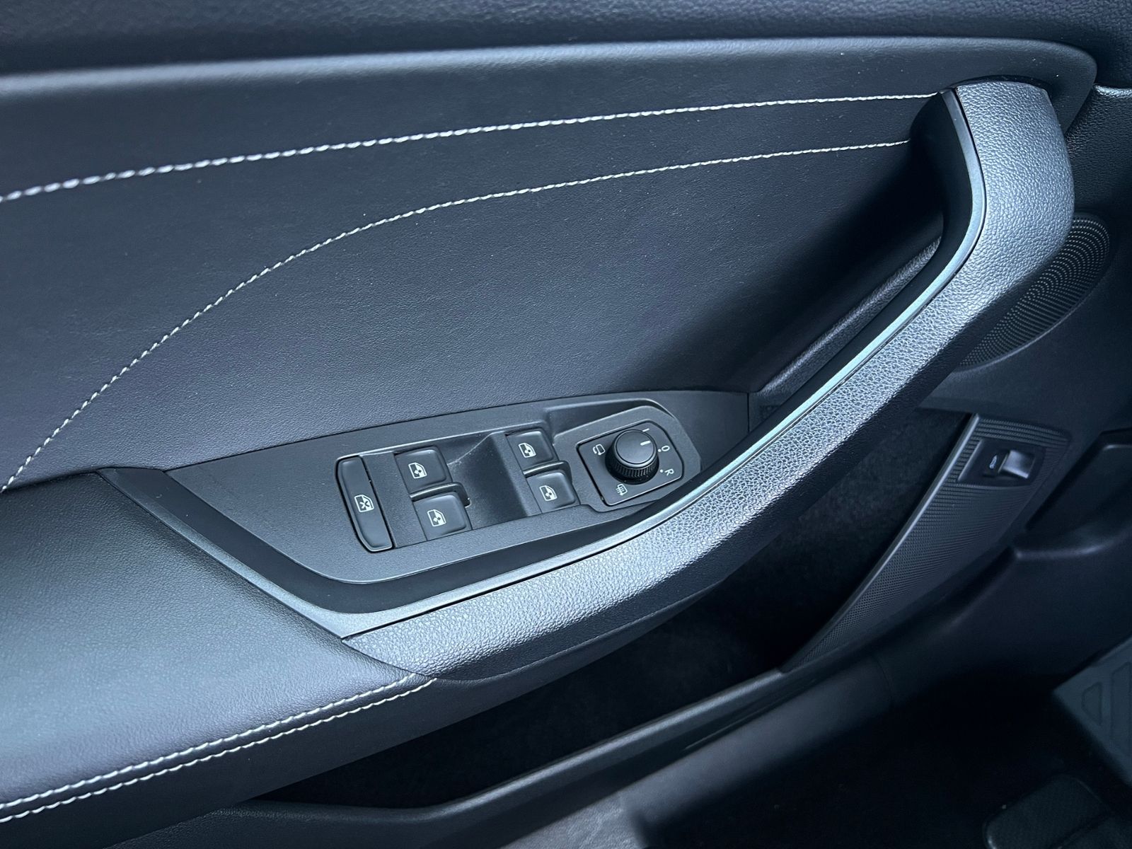 Fahrzeugabbildung SKODA Kodiaq Style 1.5 TSI DSG FL *AHK, LED, ACC, 19"-