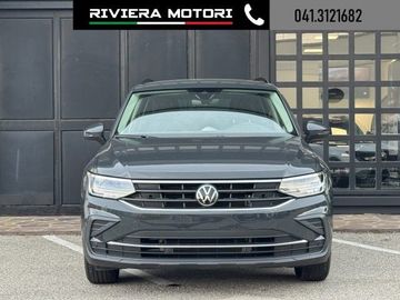 Volkswagen Tiguan - 2
